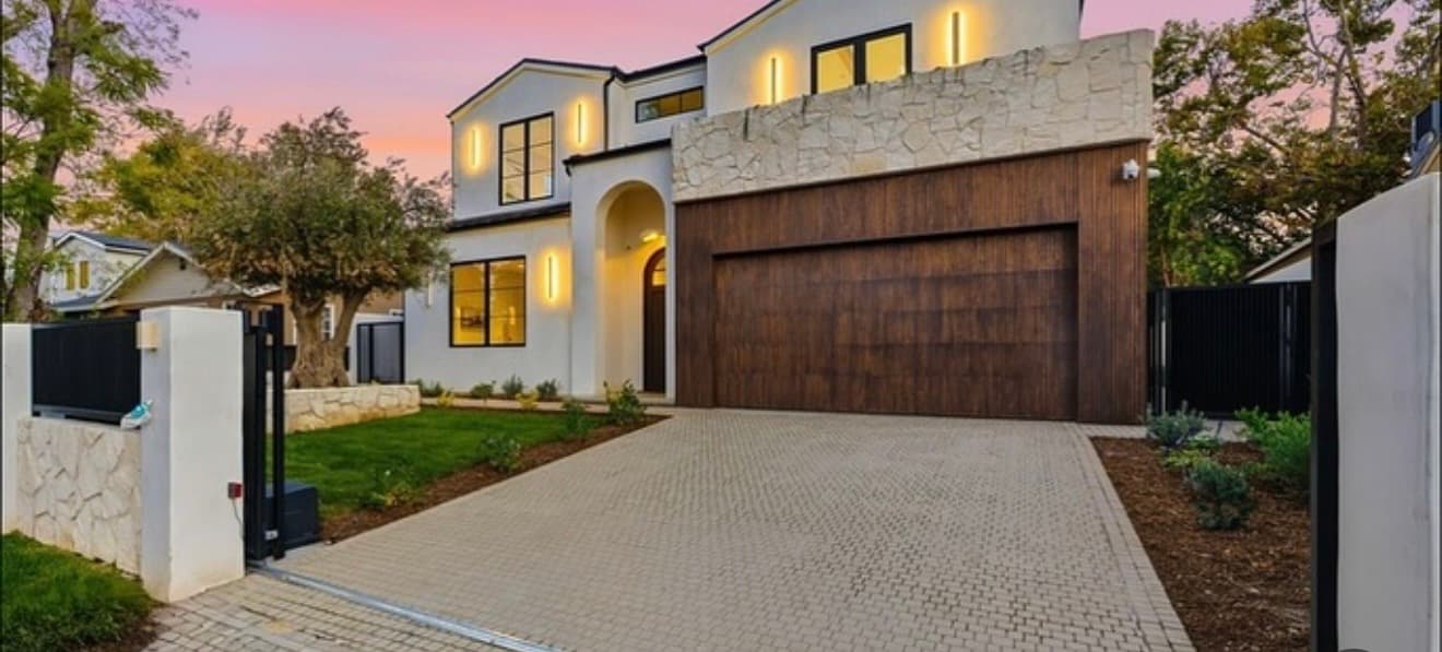 Twilight curb appeal on closing day